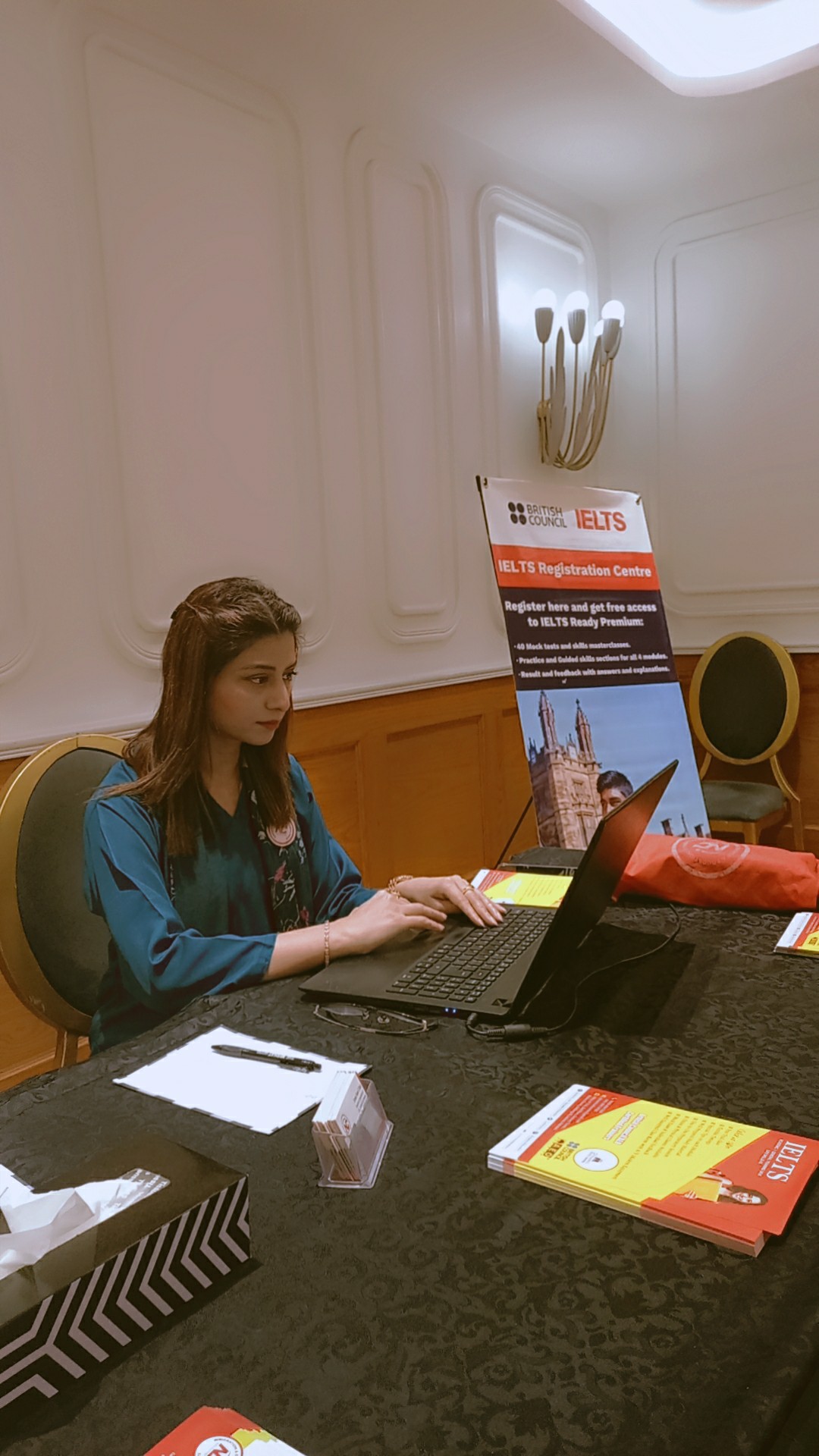 IELTS expert Saima Naseer guiding Pakistani students for UK and US study visa admission
